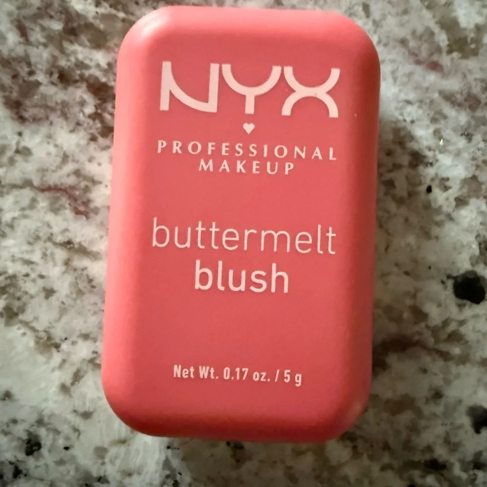 NYX buttermelt blush u know butta